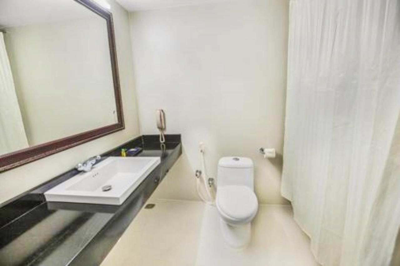 Genx Kr Inn Manyata Bangalore Buitenkant foto