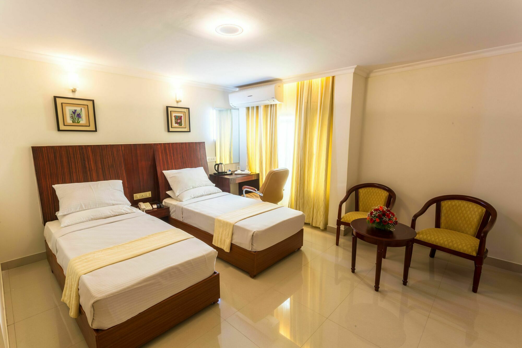Genx Kr Inn Manyata Bangalore Buitenkant foto